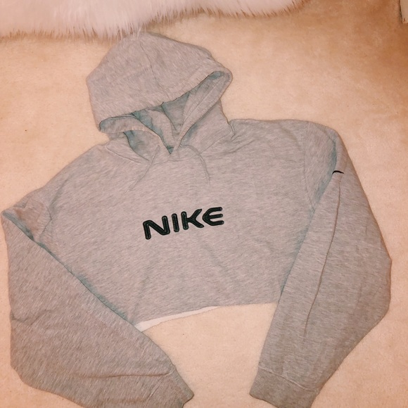 super oversized and cropped nike sweatshirt!!! - Picture 2 of 3